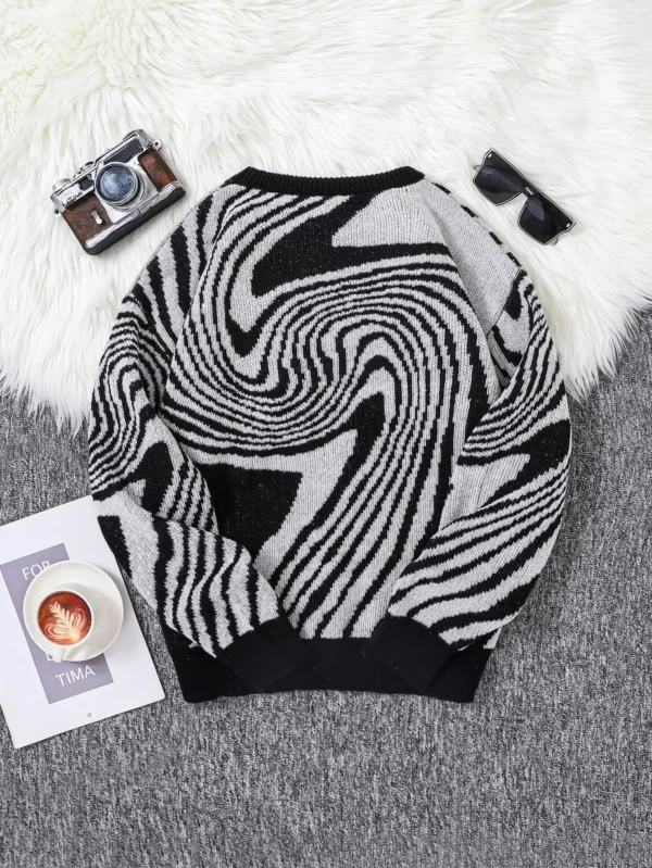 Casual Labyrinth Sweater - Image 20